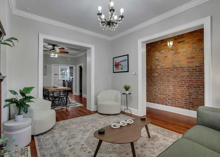 Apartamento Charming Historic Getaway In The Heart Of