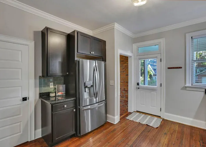 Apartamento Charming Historic Getaway In The Heart Of