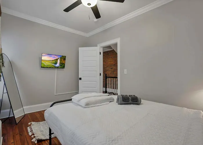 Charming Historic Getaway In The Heart Of Apartamento *