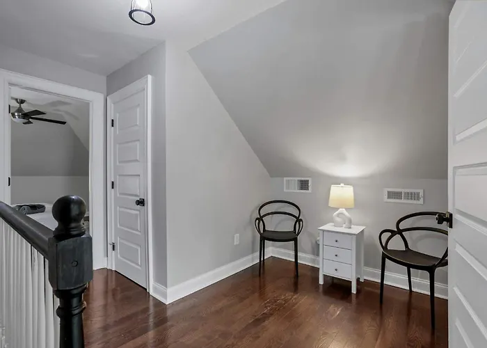 Apartamento Charming Historic Getaway In The Heart Of