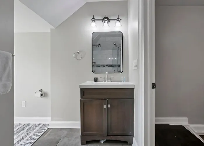 Charming Historic Getaway In The Heart Of Apartamento Columbus